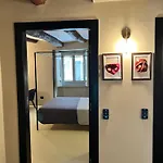 Guest house The Neapolitan Bb Palazzo Carafa Della Spina 4*