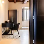 Guest house The Neapolitan Bb Palazzo Carafa Della Spina 4*