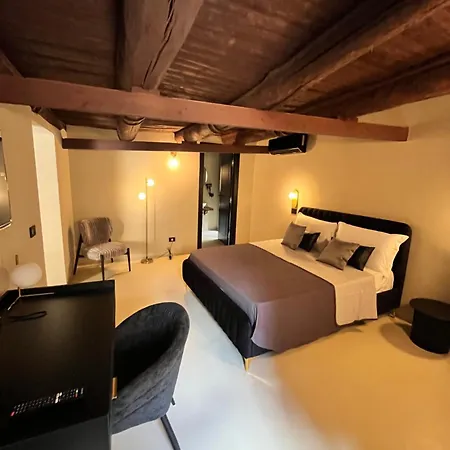 The Neapolitan Bb Palazzo Carafa Della Spina *