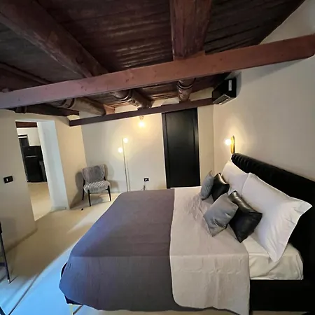 The Neapolitan Bb Palazzo Carafa Della Spina