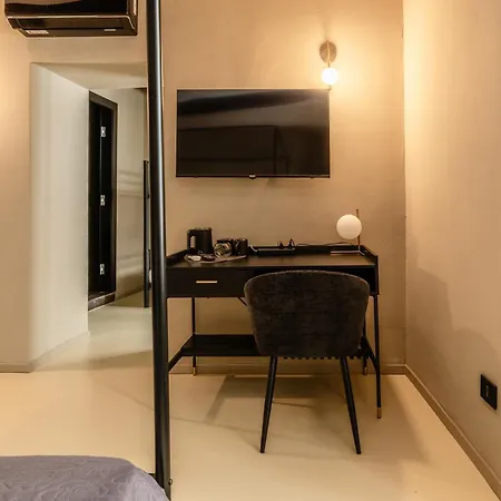 Konukevi The Neapolitan Bb Palazzo Carafa Della Spina 4*