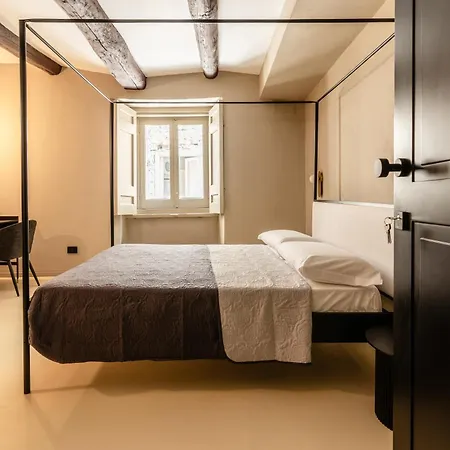 Konukevi The Neapolitan Bb Palazzo Carafa Della Spina 4*