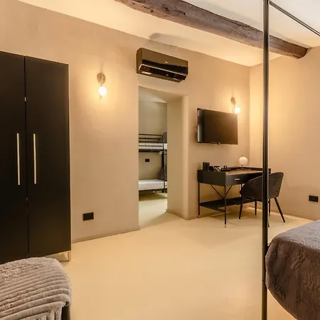 The Neapolitan Bb Palazzo Carafa Della Spina 4* Napoli