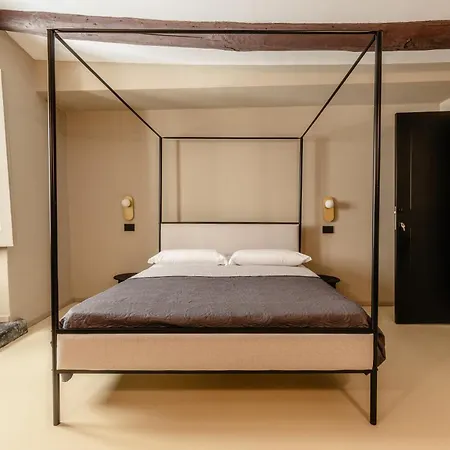 The Neapolitan Bb Palazzo Carafa Della Spina 4* Napoli