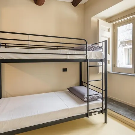 Konukevi The Neapolitan Bb Palazzo Carafa Della Spina 4*