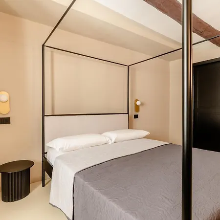 The Neapolitan Bb Palazzo Carafa Della Spina 4* Napoli