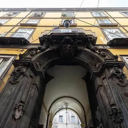 The Neapolitan Bb Palazzo Carafa Della Spina Napoli