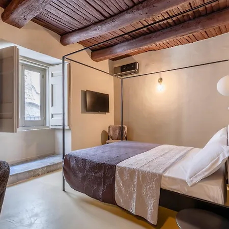 The Neapolitan Bb Palazzo Carafa Della Spina Napoli