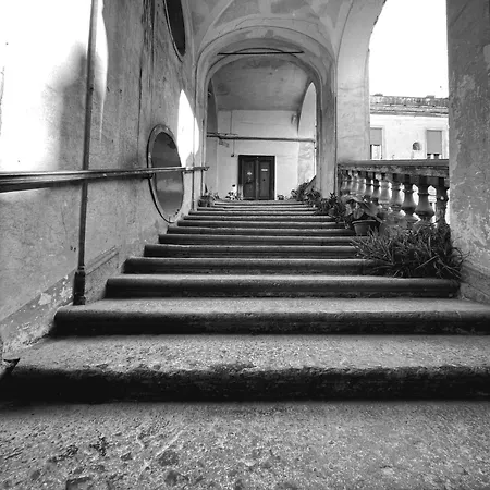 The Neapolitan Bb Palazzo Carafa Della Spina 4* Napoli